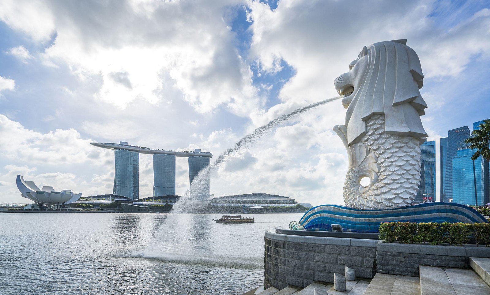 Singapore Tour Package with Adventure Cove Waterpark  4 Nights and 5 Days