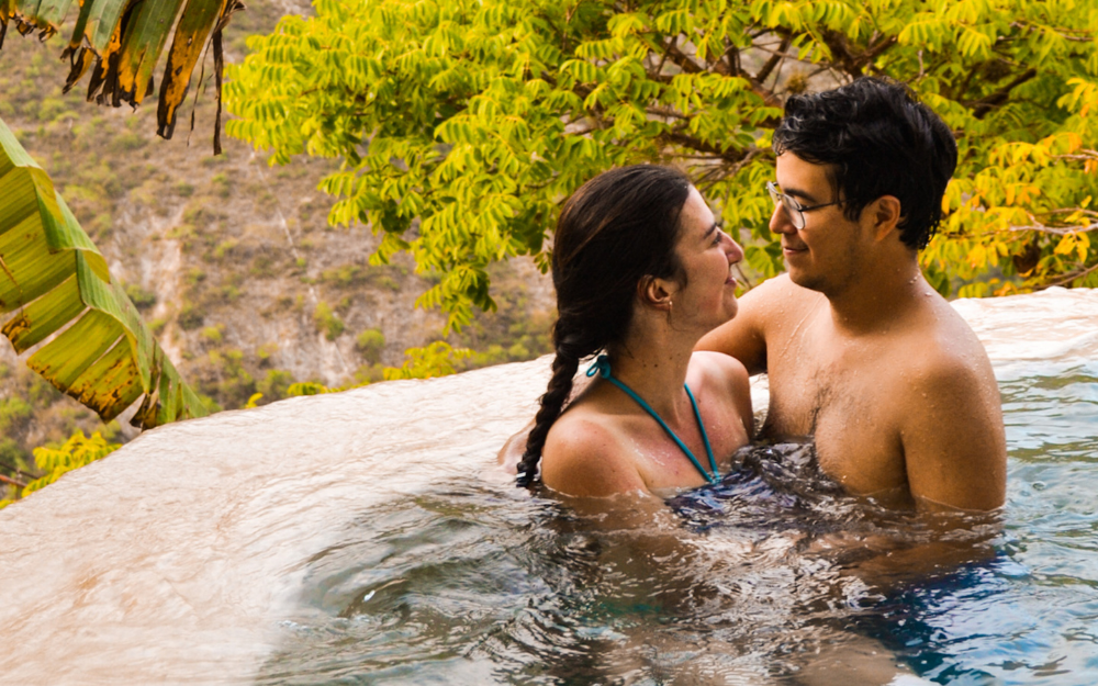 Meghalaya Couple Tour With Romantic Boat Ride