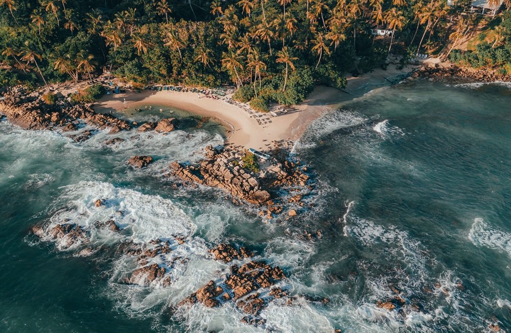 Luxury Sri Lanka Tour with Beachside Dining & Spa Experience – 4 Nights 5 Days